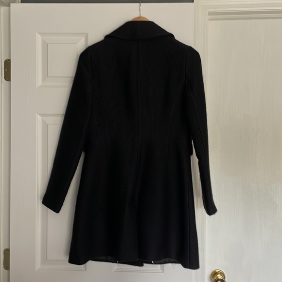 Beautiful Banana Republic black wool winter coat. Size small only worn twice. - Picture 3 of 8